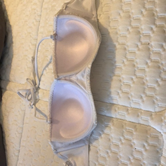 Bikini - Picture 2 of 4